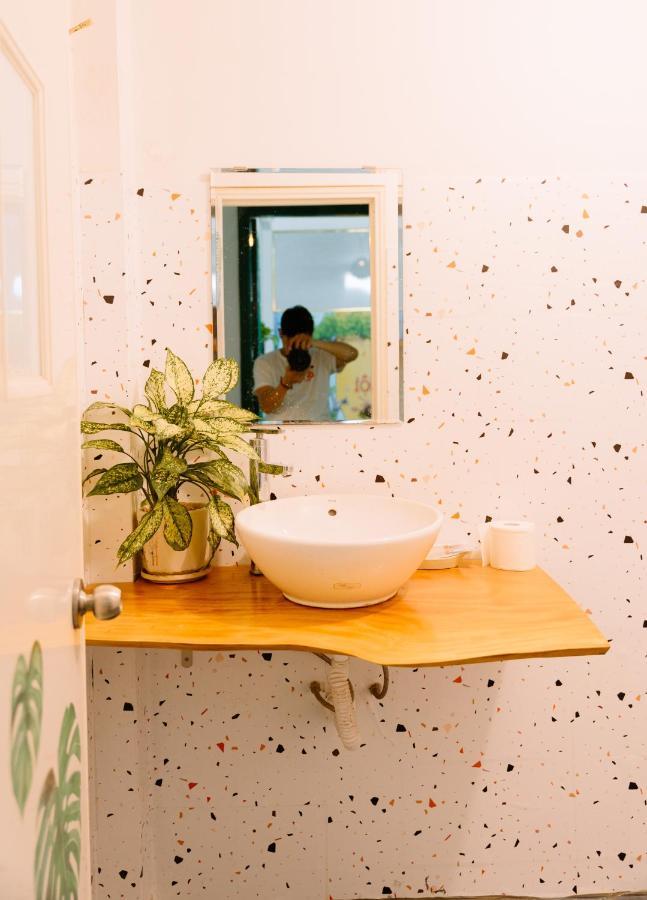 Hanoi Hola House Экстерьер фото